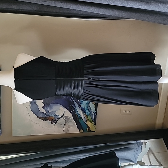 🖤 BCBG MAXAZRIA Silk Little Black Cocktail Dress - Picture 2 of 7
